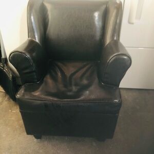 Elegant Black Armchair